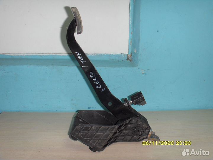 Педаль тормоза 328001H100 Kia Ceed 1 (ED)
