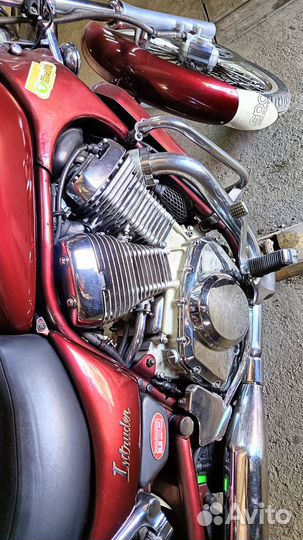 Suzuki intruder vs400