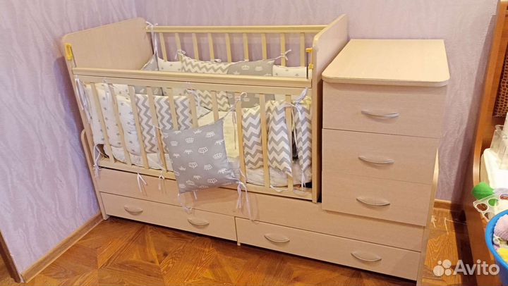 Детская кроватка
