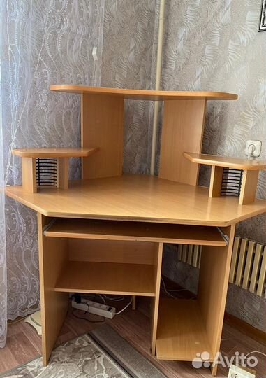 Компьютерный стол