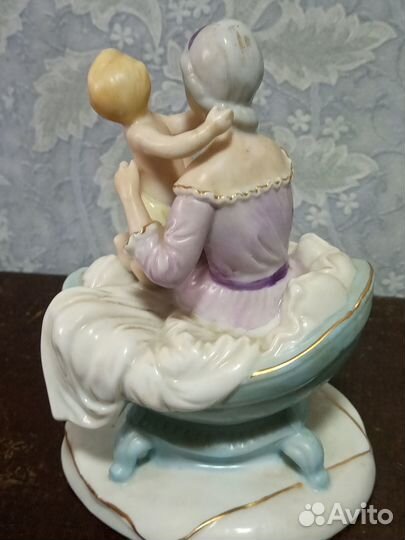 Фарфоровая статуэтка, мать с ребенком, Азия