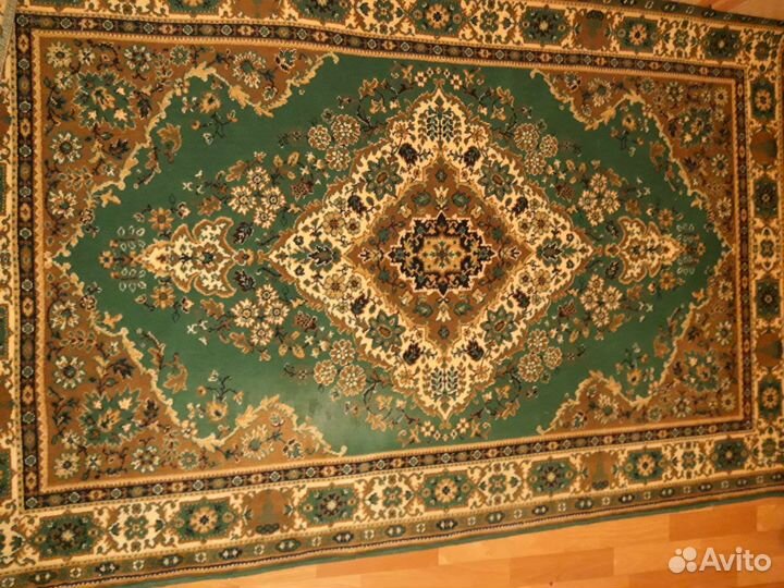 Ковры шерстяные 2.4 на 1.5 м и 3 на 2 м