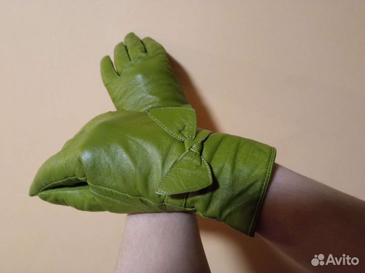 Перчатки женские кожаные, цвет зелёный