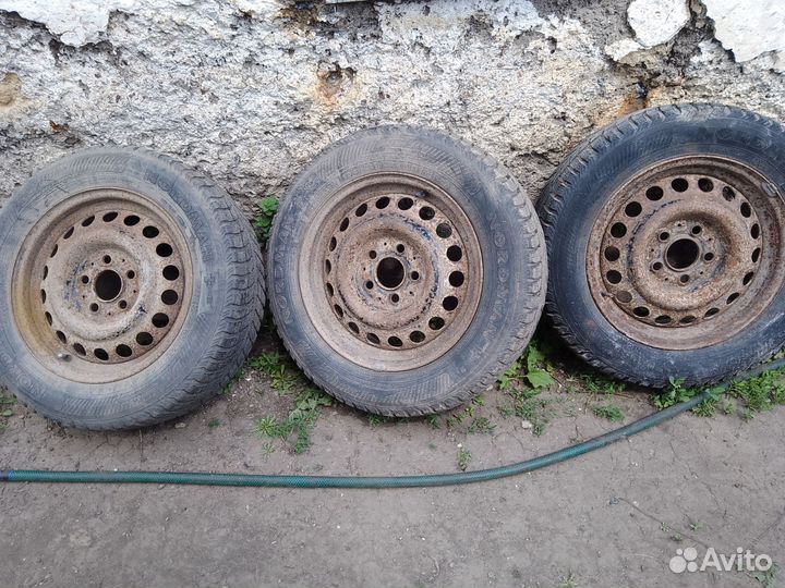 Диски. 15 штамповка. с резиной 4 шт