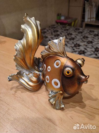 Статуэтки из полистоуна и фарфора