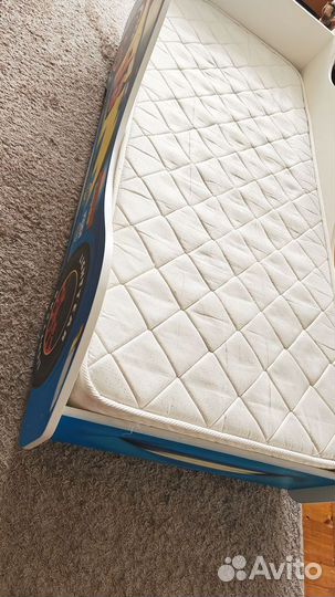 Детская кровать машинка с матрасом