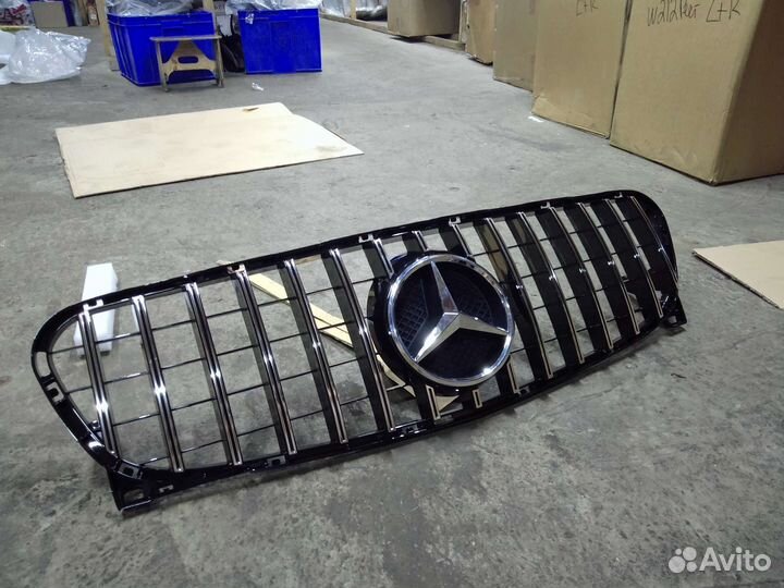 Решетка радиатора Mercedes w156 дорест