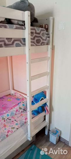 Двухъярусная кровать