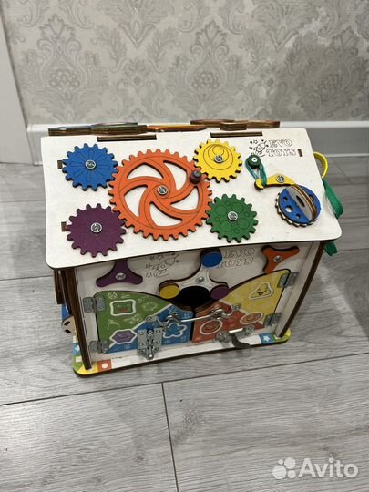 Бизиборд домик со светом