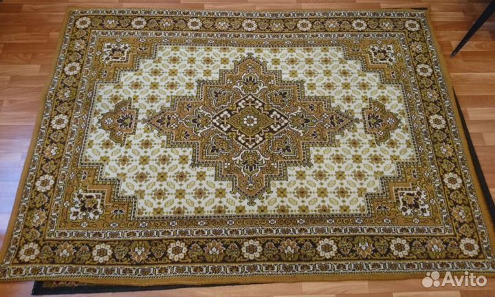 Ковер шерстяной