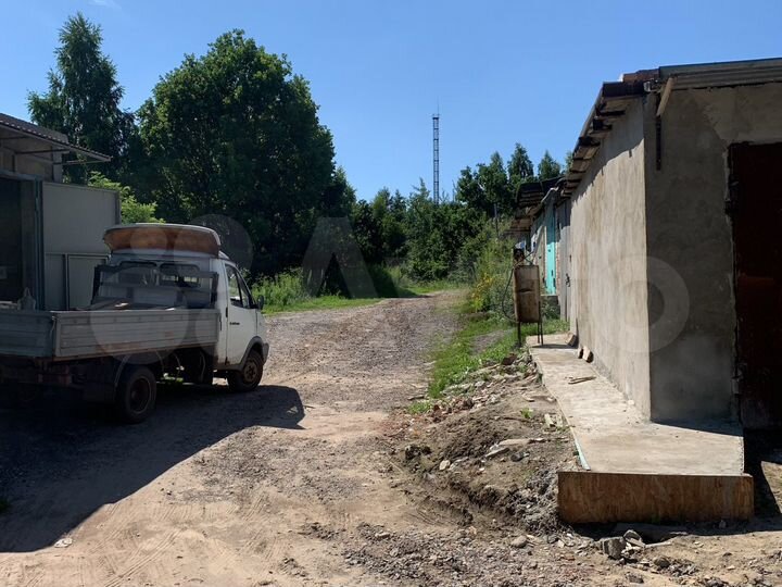 Гараж, > 30 м²