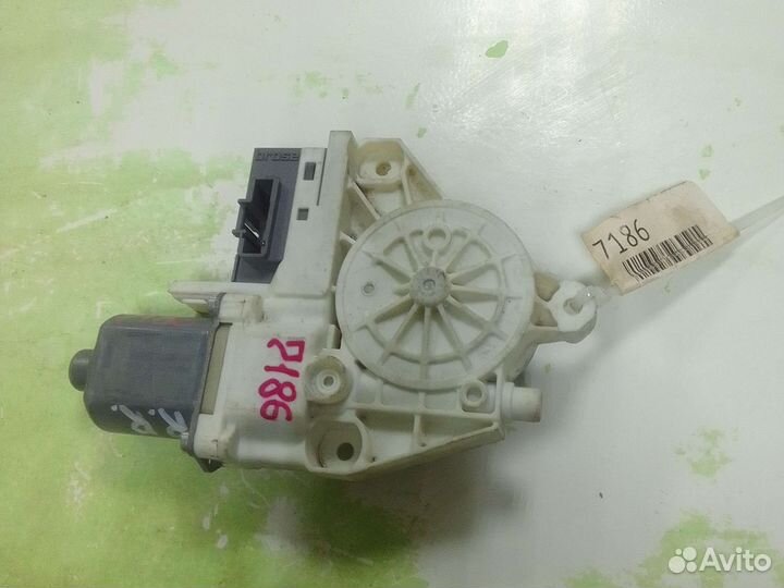 Мотор стеклоподъемника задний правый Peugeot 407