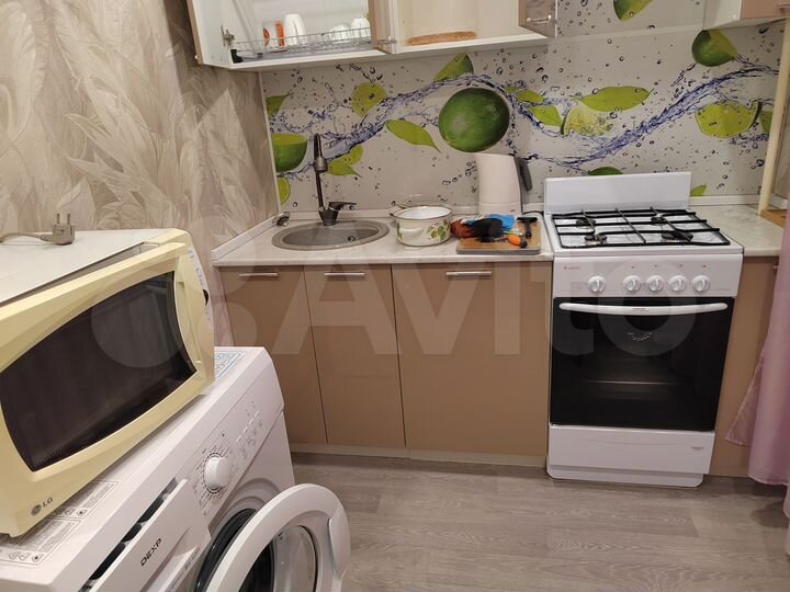 1-к. квартира, 42 м², 1/5 эт.