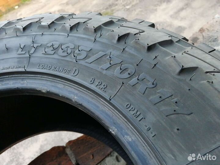 Toyo Open Country M/T 265/70 R17