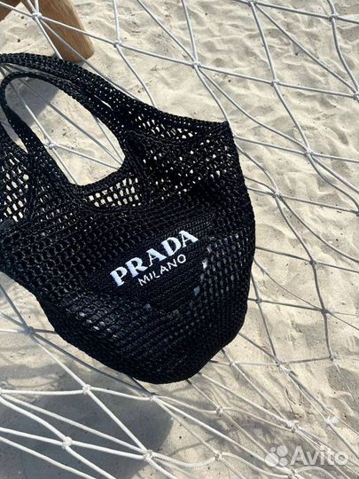 Соломенная плетёная сумка prada