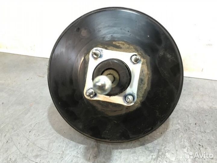 Главный тормозной цилиндр и вакуумный усилитель в