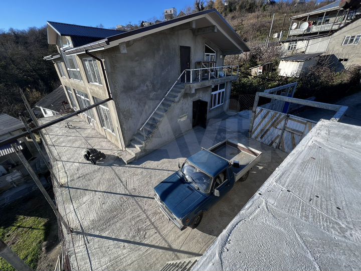 Дом 380 м² на участке 8 сот.