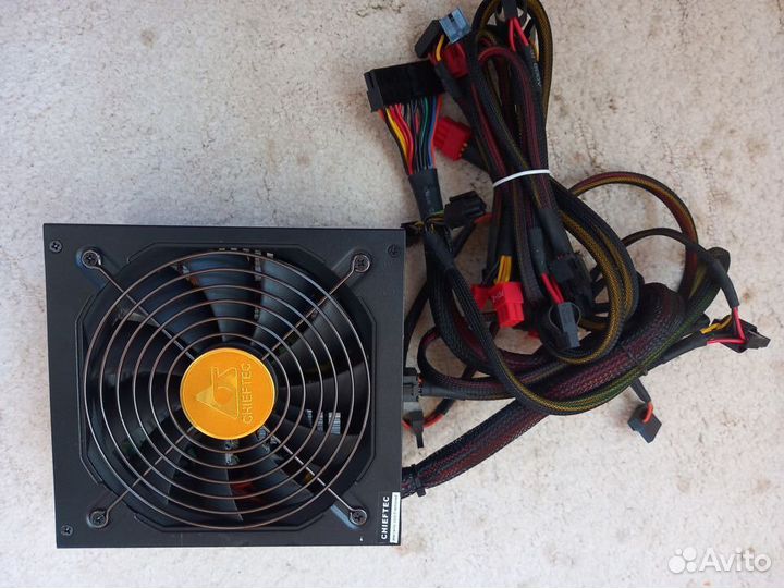 Блоки питаня FSP, Chieftec