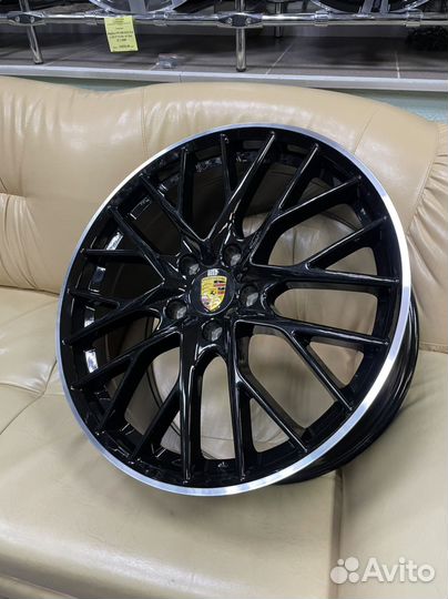 Разноразмерные диски Porshe R21 5*130