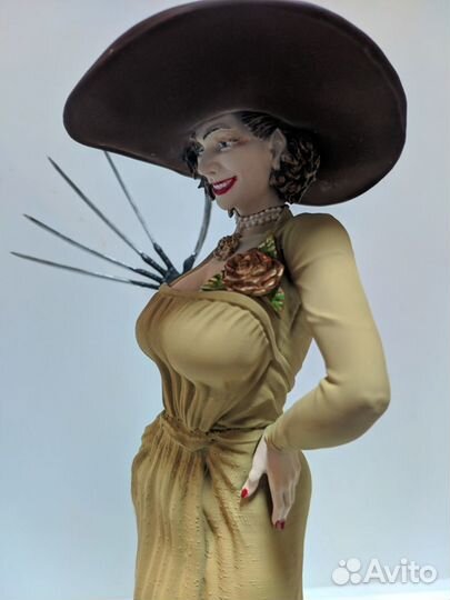 Фигурка Леди Димитреску Resident Evil Обитель Зла