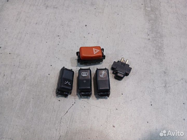 Кнопки прочие Mercedes E320 W124 104.992 1993