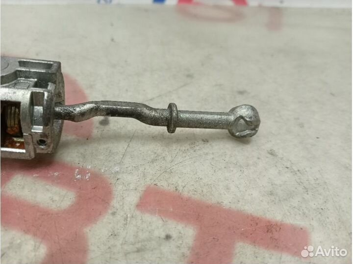 Личинка двери citroen C4(B7)