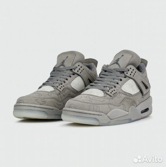 Air Jordan 4 x kaws