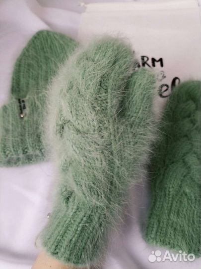 Шапка и варежки вязанные из пуха норки