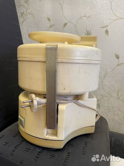 Соковыжималка электрическая