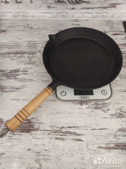 Сковорода чугунная блинная 24 см