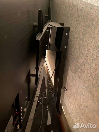 Стойка для телевизора (кронштейн)