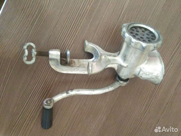 Вафельница мясорубка к праздникам обменяю