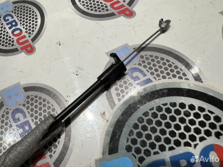 Доводчик крышки багажника Лев. Нижн. 51249482991