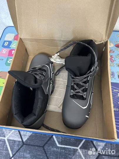 Лыжные ботинки