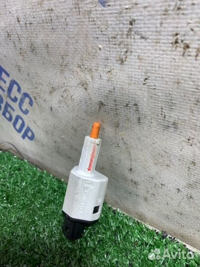 Датчик педали тормоза Renault Fluence седан 1.6