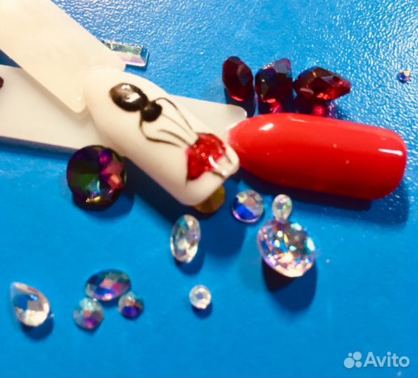 Наращивание ногтей, ресниц