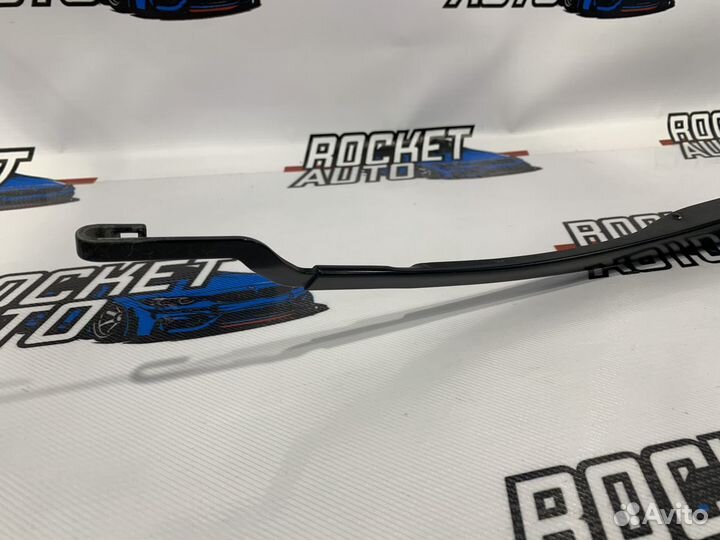 Поводок стеклоочистителя передний правый Kia Optim