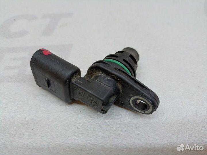 Датчик положения распредвала Volkswagen Jetta A6