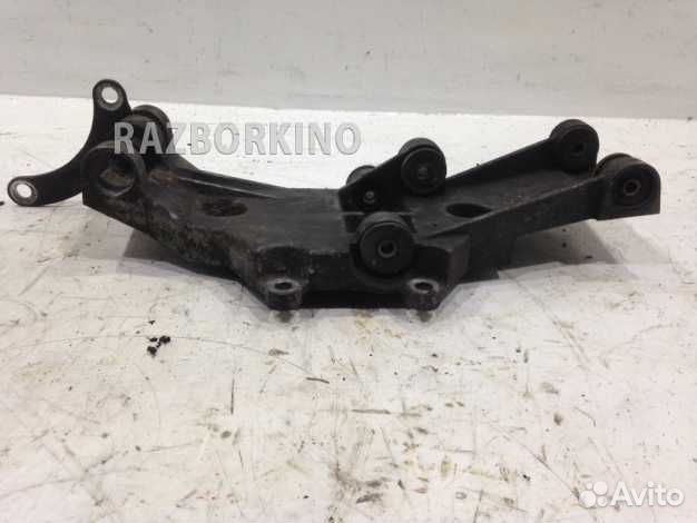 Кронштейн генератора