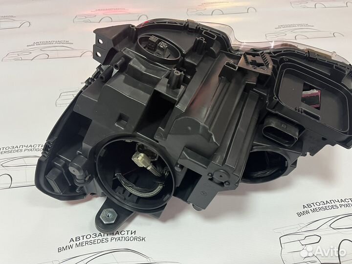 Передняя правая фара Mercedes W204 рестайлинг