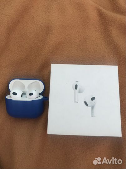 Продам айфон7 хорошее состояние,стоит защитка