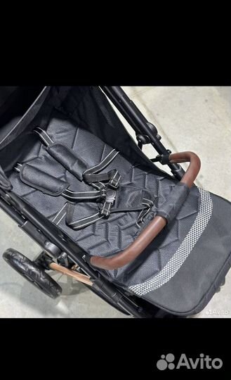 Коляска с перекидной ручкой