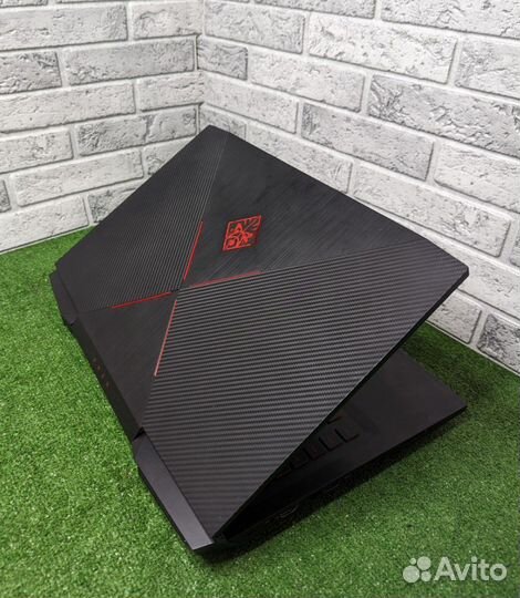 Игровой ноутбук hp omen 17 i5 7го/GTX 1050 4Гб/ssd