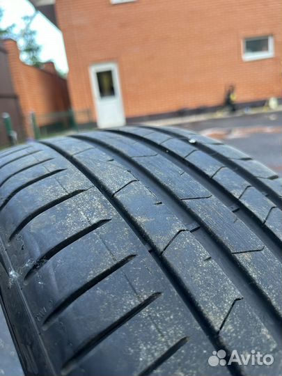 Pirelli P Zero PZ4 245/35 R20 95Y