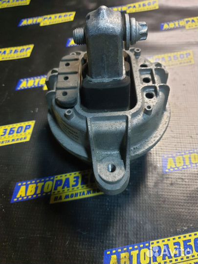 Опора двигателя левая бмв