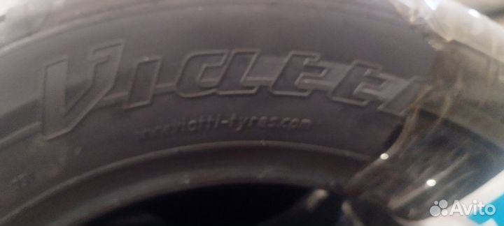 Viatti Strada Asimmetrico 215/60 R16