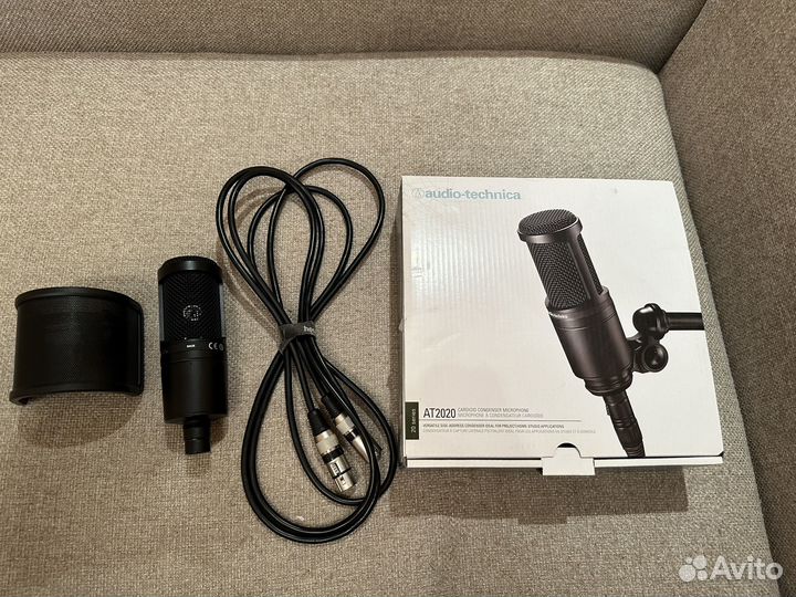 Микрофон студийный audiotechnika AT 2020