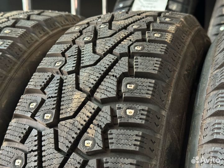 Pirelli Ice Zero 215/60 R16 121