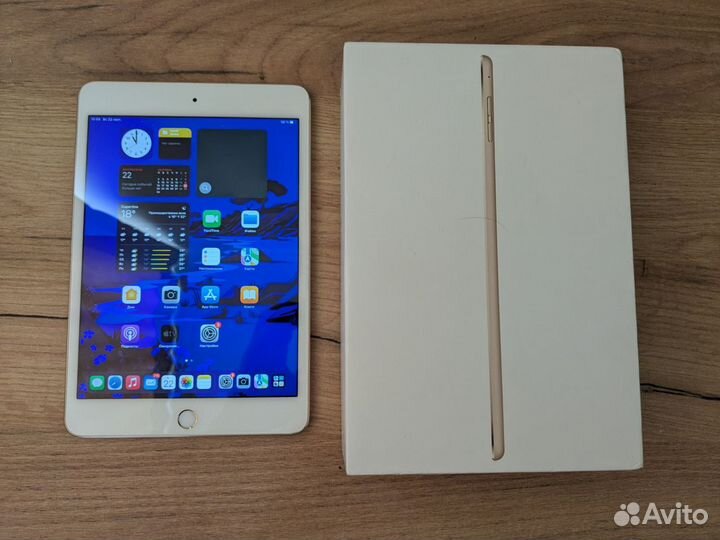 Apple iPad mini 4 золотой