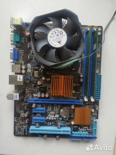 Материнская плата с процессором и памятью